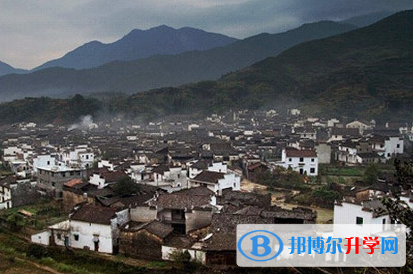云南省騰沖第一中學(xué)周邊景點