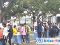 眉山東坡萬勝高級中學(xué)2025年招生辦聯(lián)系電話