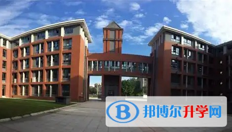 新津中學(xué)地址，乘車路線