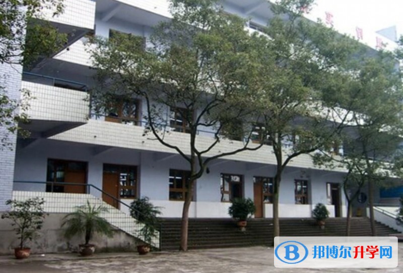 富順縣城關(guān)中學(xué)地址，乘車路線